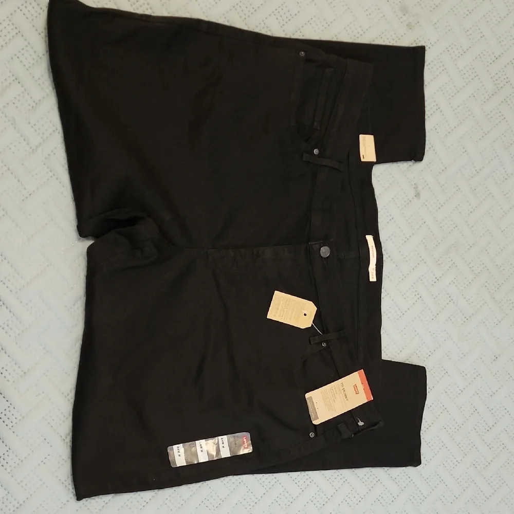Levi's Women's Relaxed 711 Skinny Jeans in Deep Black